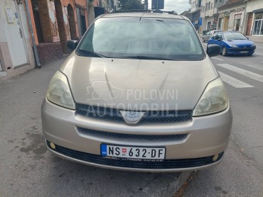 Toyota Sienna 3.3i