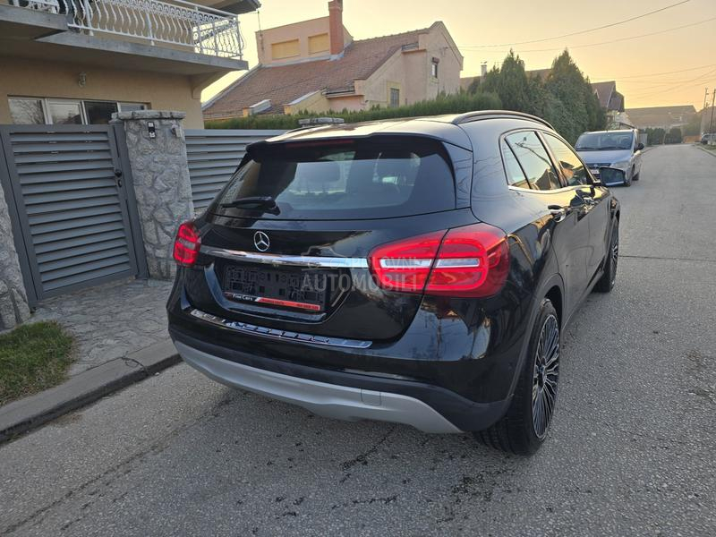Mercedes Benz GLA 180 Edition Ambition