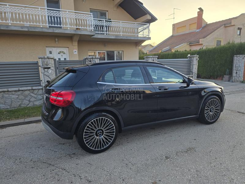 Mercedes Benz GLA 180 Edition Ambition