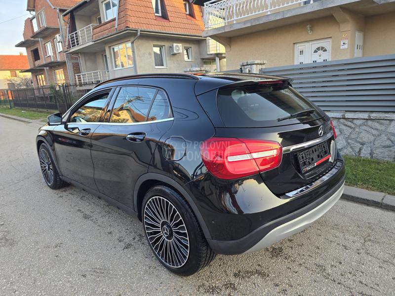 Mercedes Benz GLA 180 Edition Ambition