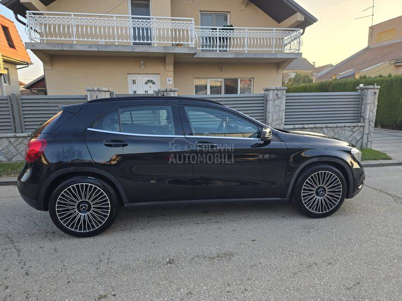 Mercedes Benz GLA 180 Edition Ambition