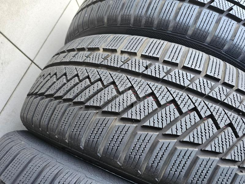 Continental 255/45 R20 Zimska