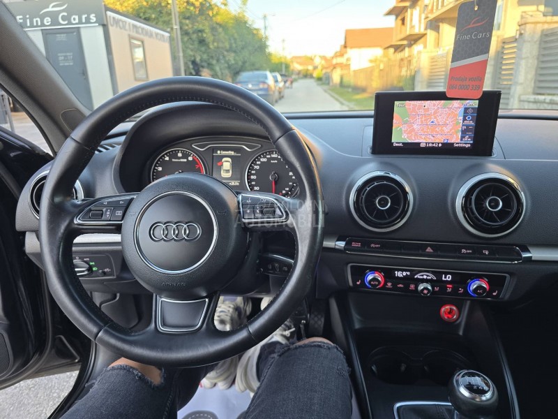 Audi A3 1.4 tfsi S LINE