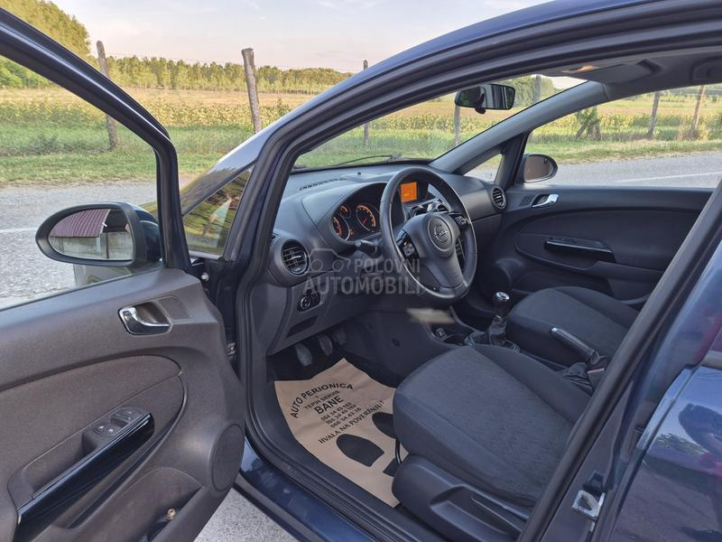 Opel Corsa D 1.2i  C.N.G.