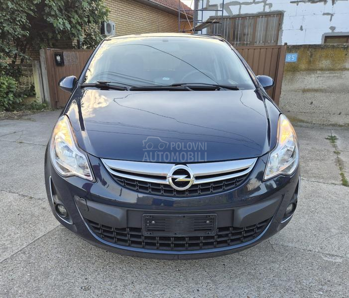 Opel Corsa D 1.2i  C.N.G.
