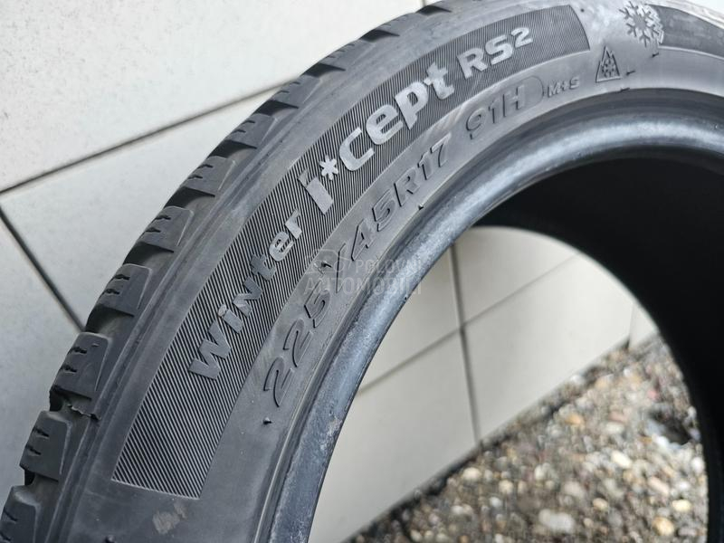 Hankook 225/45 R17 Zimska