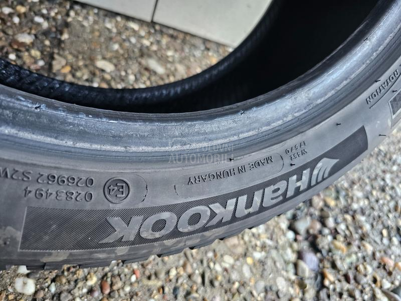 Hankook 225/45 R17 Zimska