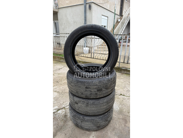 Delinte 235/45 R18 Zimska