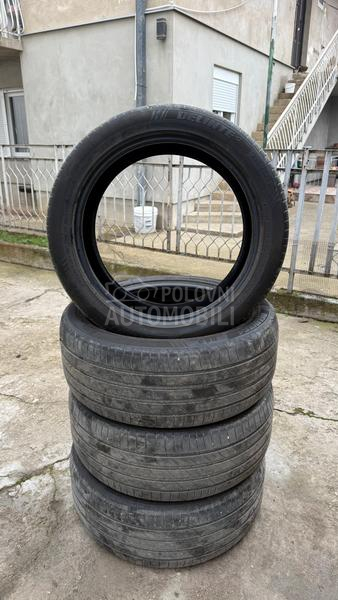 Delinte 235/45 R18 Zimska