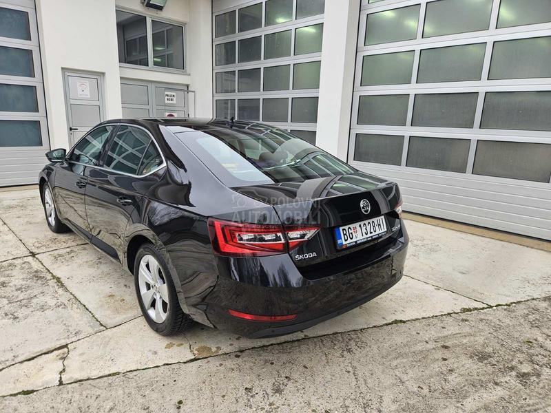 Škoda Superb 