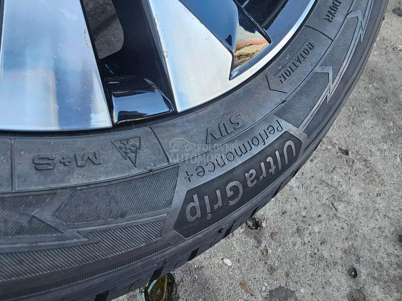 Goodyear 215/60 R17 Zimska