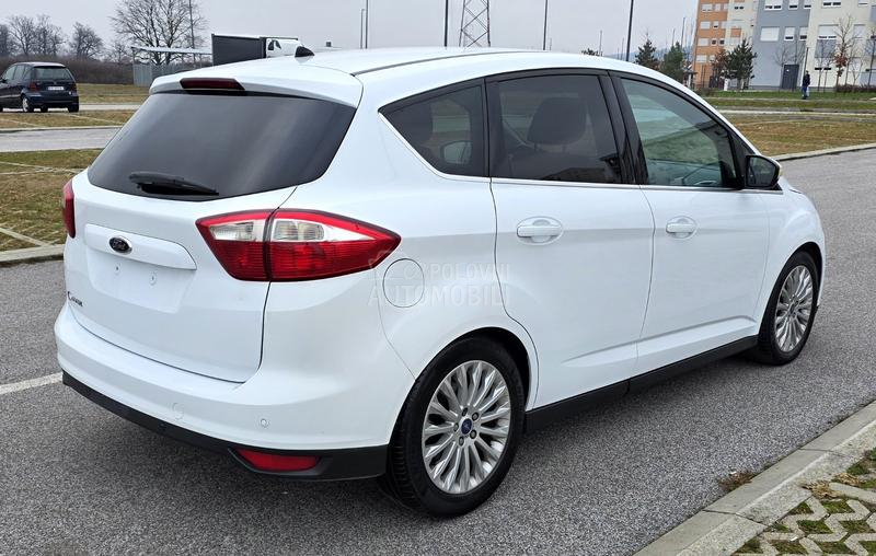 Ford C-Max Sony