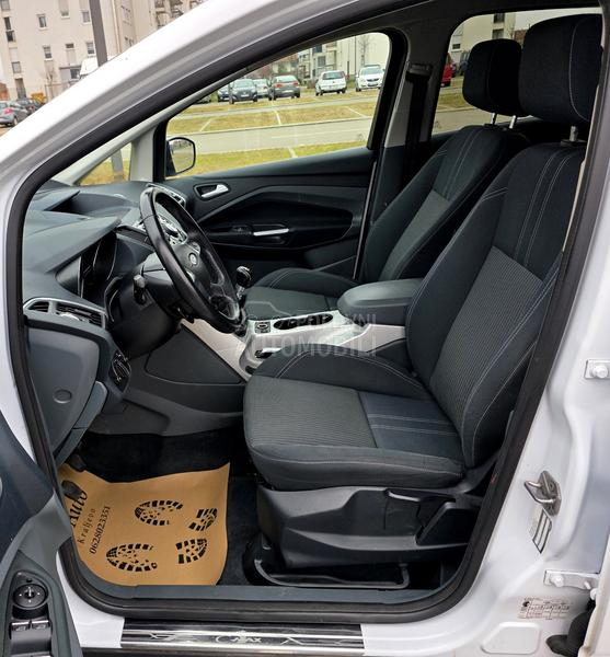 Ford C-Max Sony