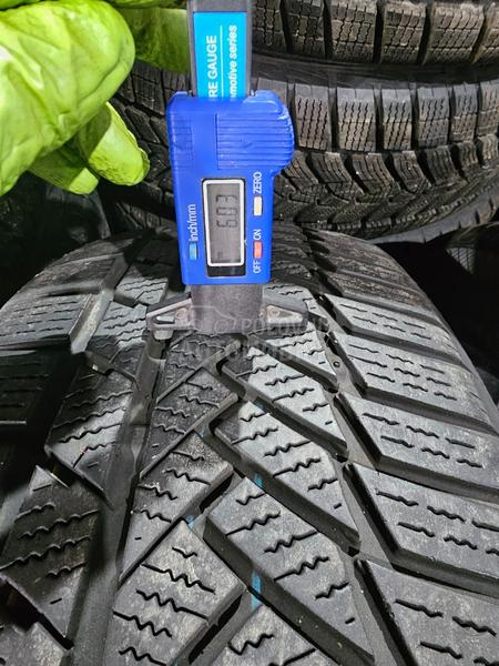 Continental 235/55 R19 Zimska