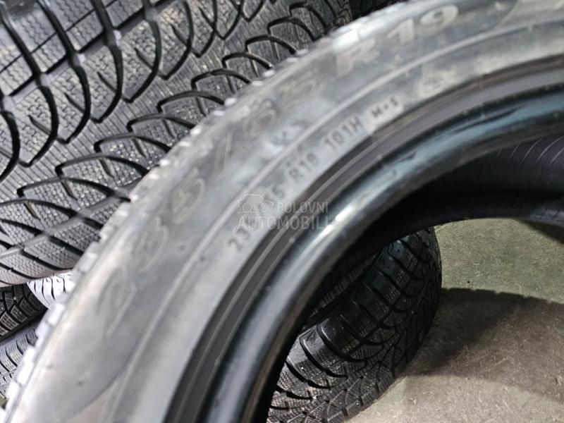 Pirelli 235/55 R19 Zimska