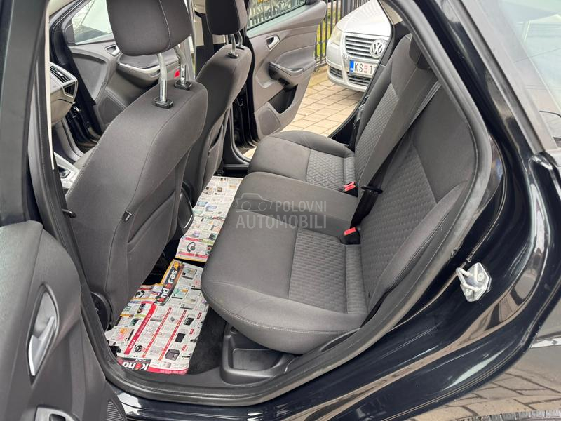 Ford Focus 1,0 BEN ŠVAJ NOV