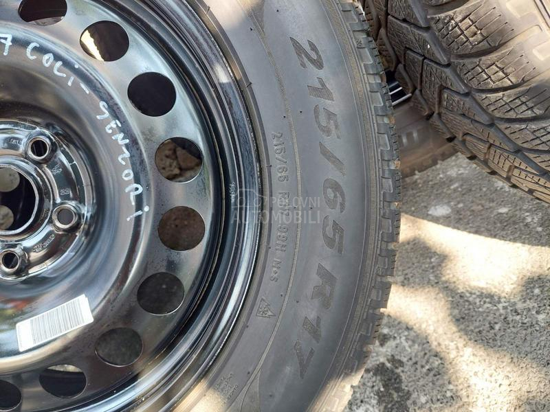 Pirelli 215/65 R17 Zimska
