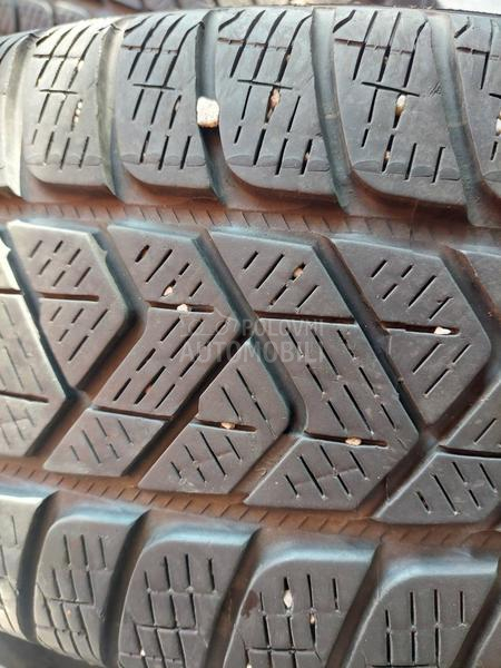 Pirelli 215/65 R17 Zimska