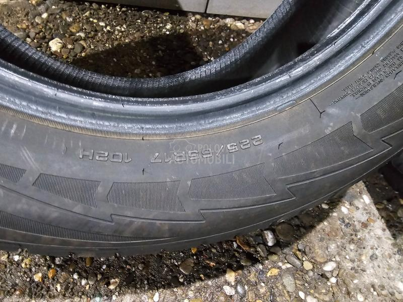 Goodyear 225/65 R17 Zimska
