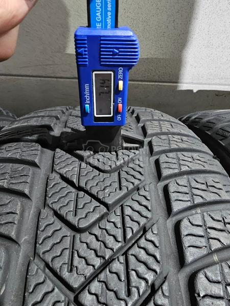 Pirelli 225/45 R18 Zimska