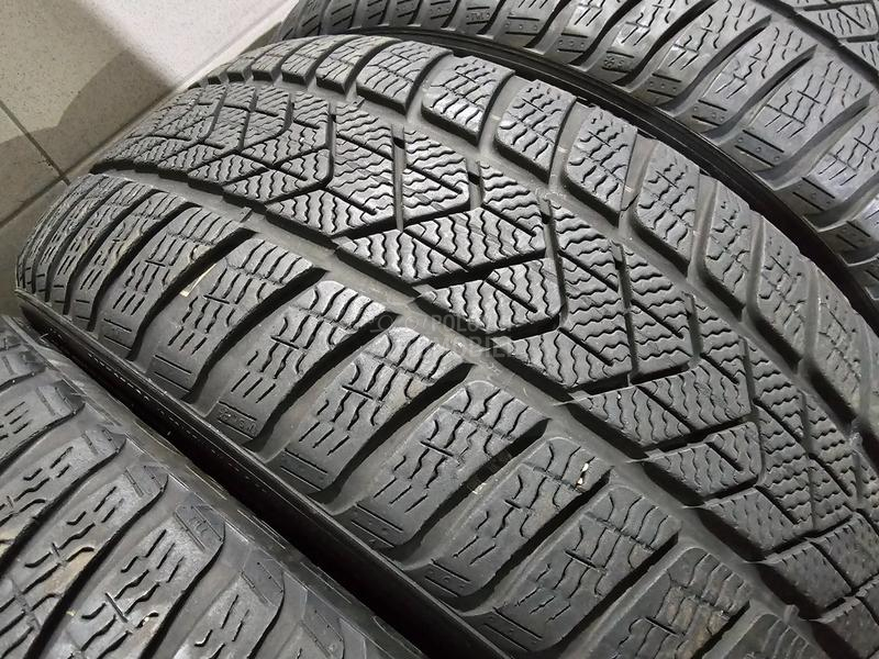 Pirelli 225/45 R18 Zimska