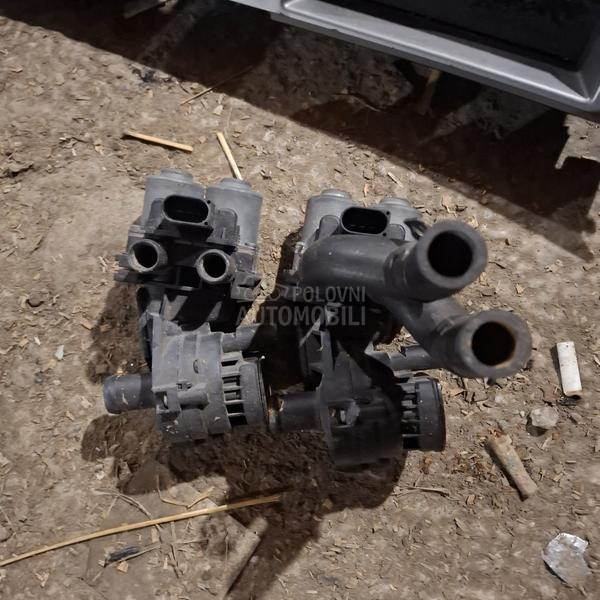 kompletan auto u delovima