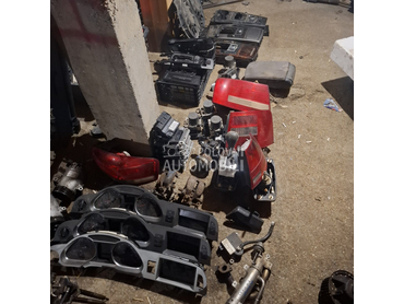 kompletan auto u delovima za Audi A2, A3, A4 ...