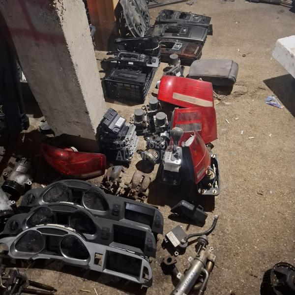 kompletan auto u delovima