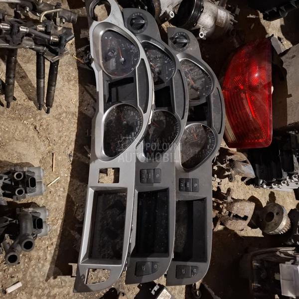 kompletan auto u delovima