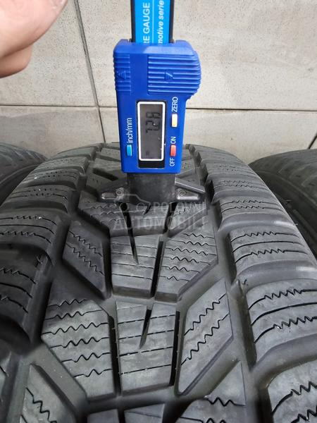 Hankook 215/60 R17 Zimska