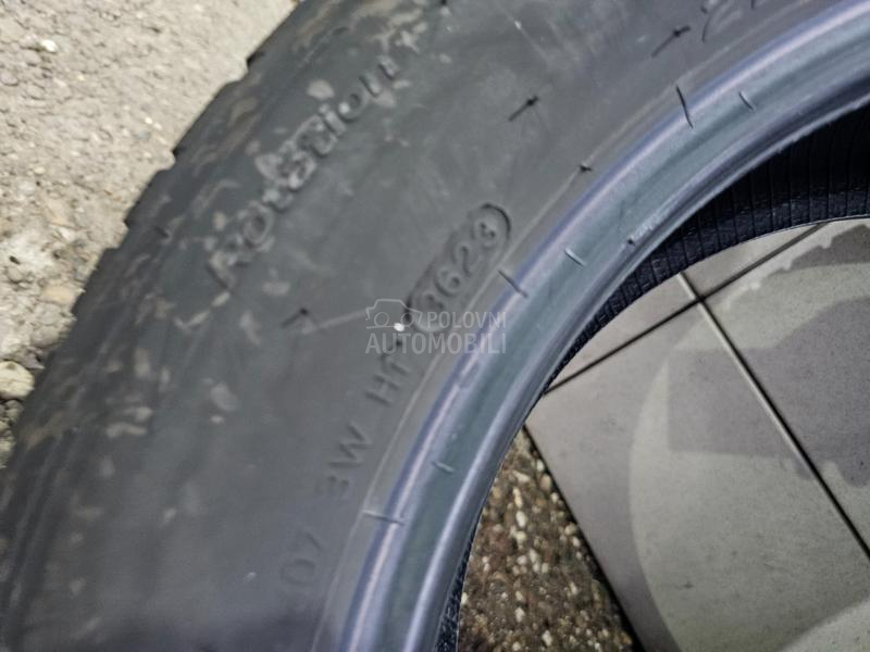Hankook 215/60 R17 Zimska