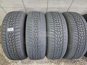 Hankook 215/60 R17 Zimska