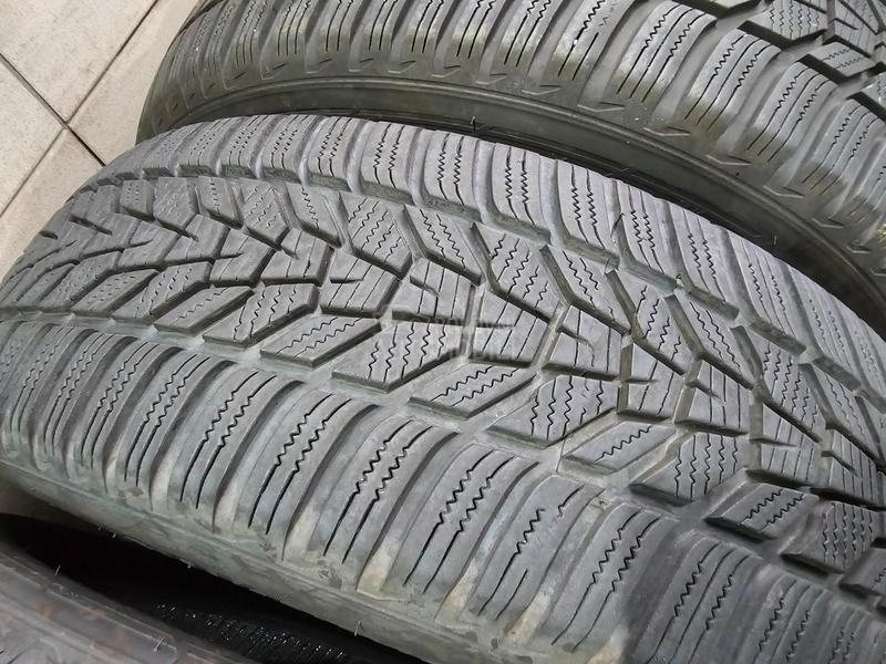 Hankook 215/60 R17 Zimska