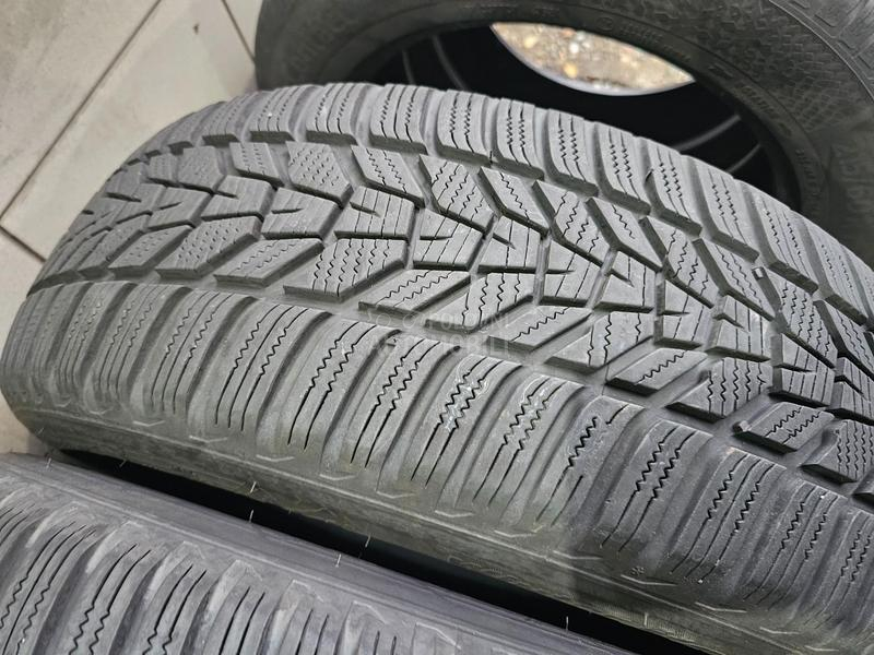 Hankook 215/60 R17 Zimska