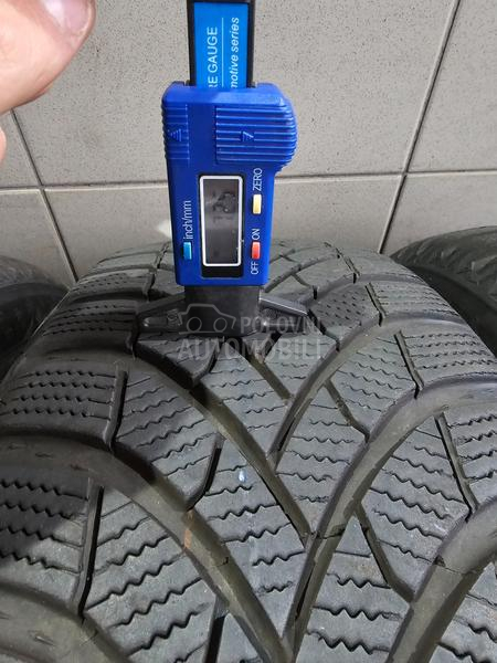 Hankook 205/55 R17 Zimska