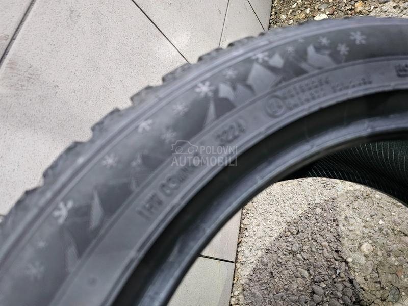 Hankook 205/55 R17 Zimska