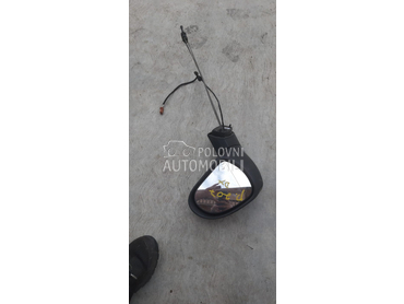 Desni retrovizor manuelni za Peugeot 207 od 2006. do 2011. god.