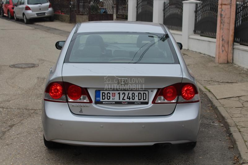 Honda Civic 1.8i-Vtec