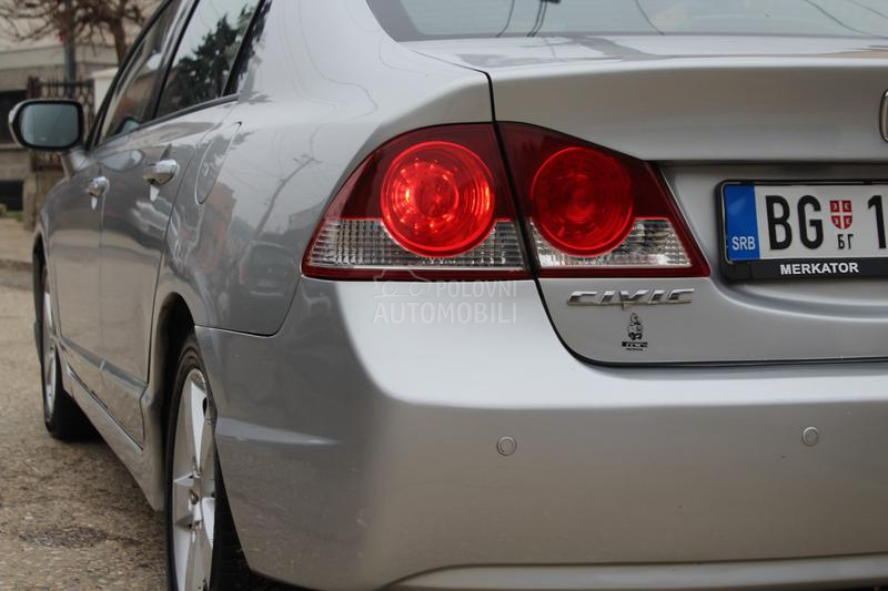 Honda Civic 1.8i-Vtec