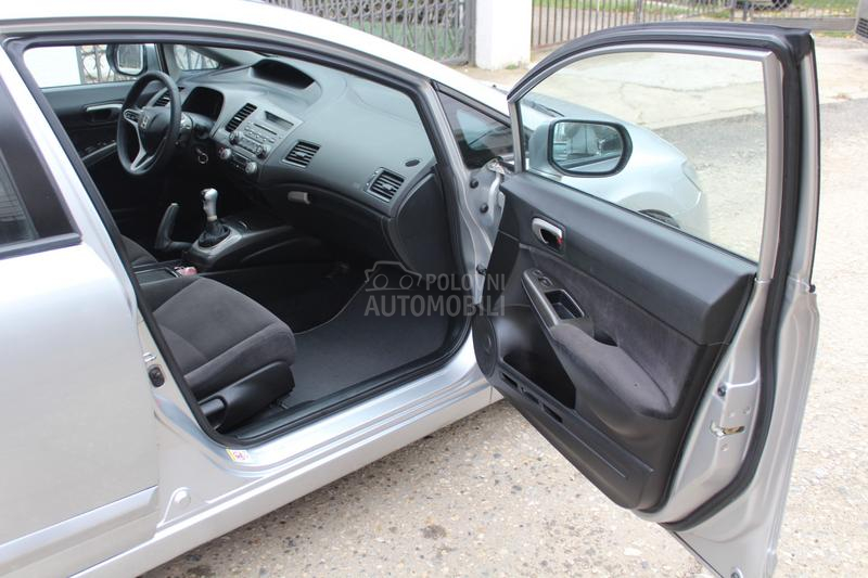 Honda Civic 1.8i-Vtec