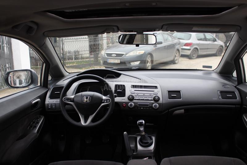 Honda Civic 1.8i-Vtec