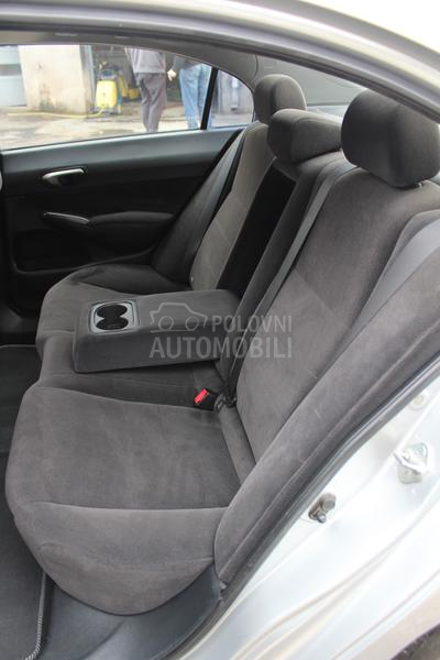 Honda Civic 1.8i-Vtec