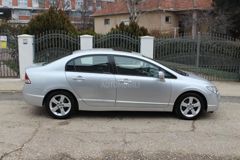 Honda Civic 1.8i-Vtec