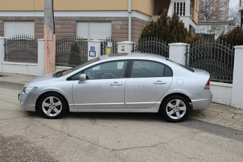 Honda Civic 1.8i-Vtec
