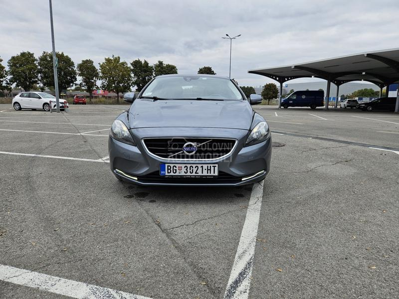 Volvo V40 