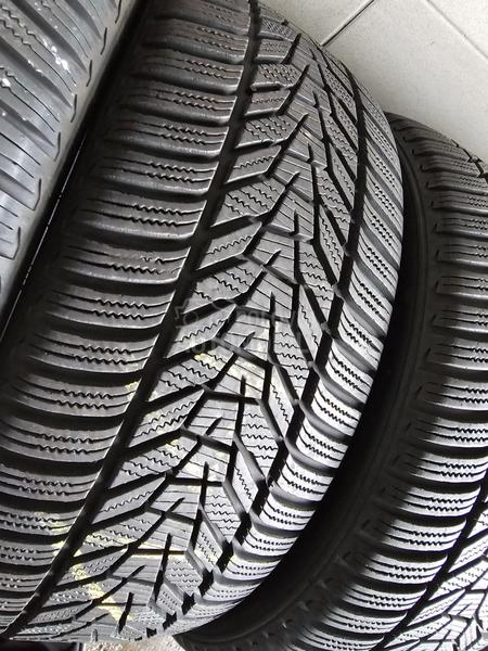Hankook 225/40 R18 Zimska