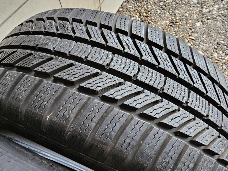 Continental 235/55 R17 Zimska