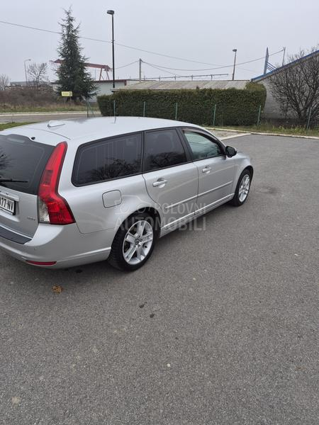 Volvo V50 