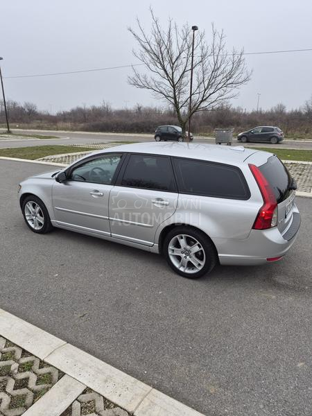Volvo V50 
