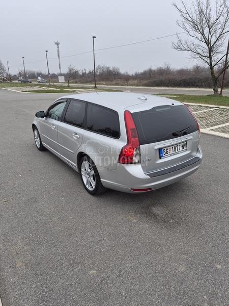 Volvo V50 
